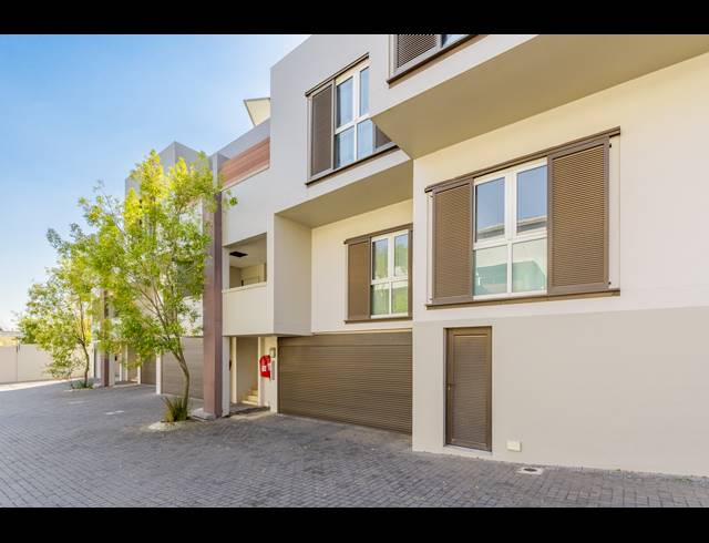 3 BEDROOM CLUSTER FOR SALE IN BRYANSTON